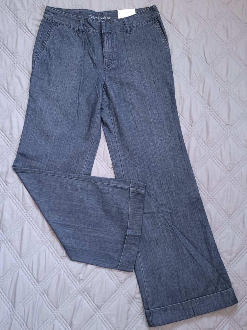 New Liz Claiborne Trouser jeans-Wide Leg in medium wash